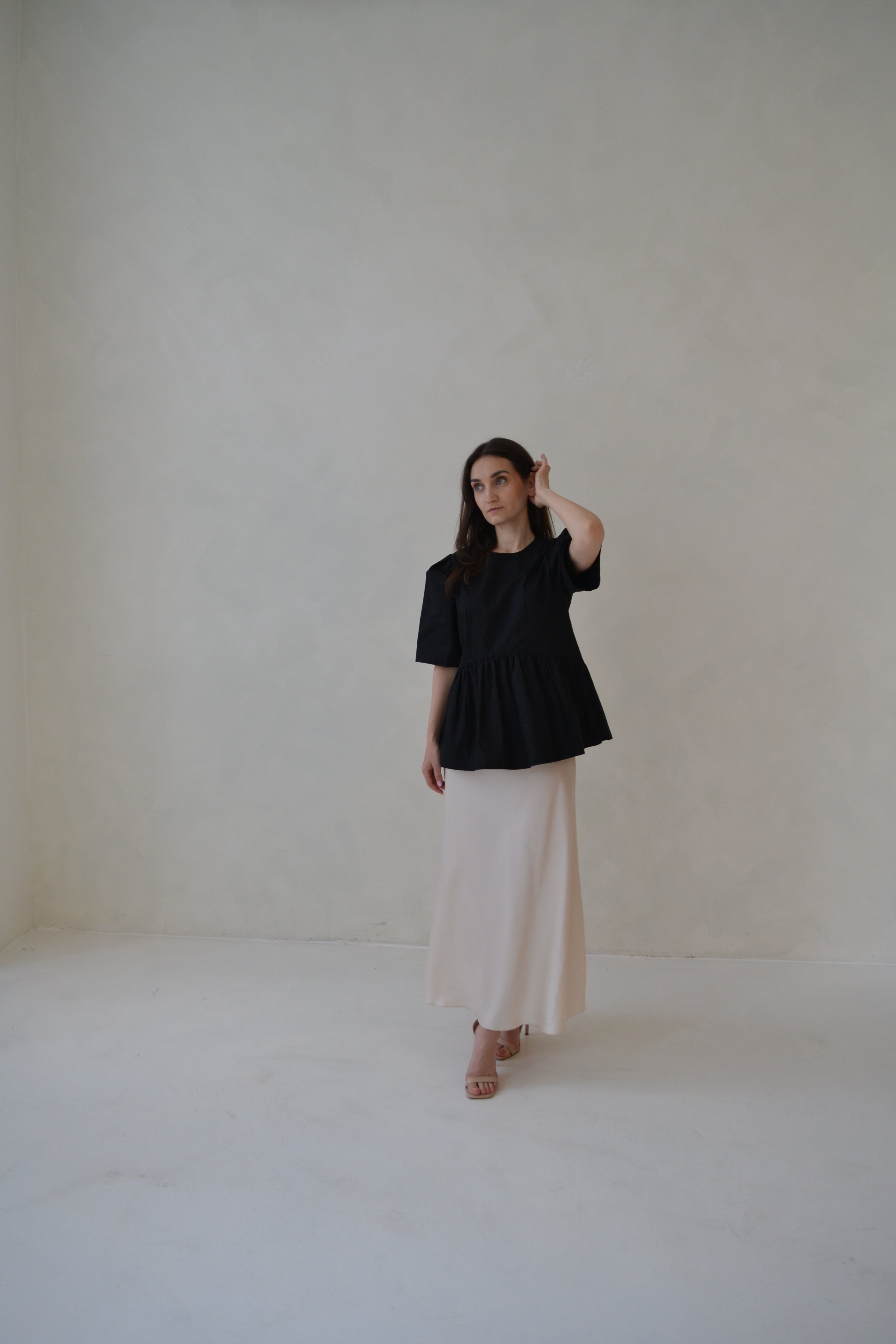 Černý peplum top SKAIA
