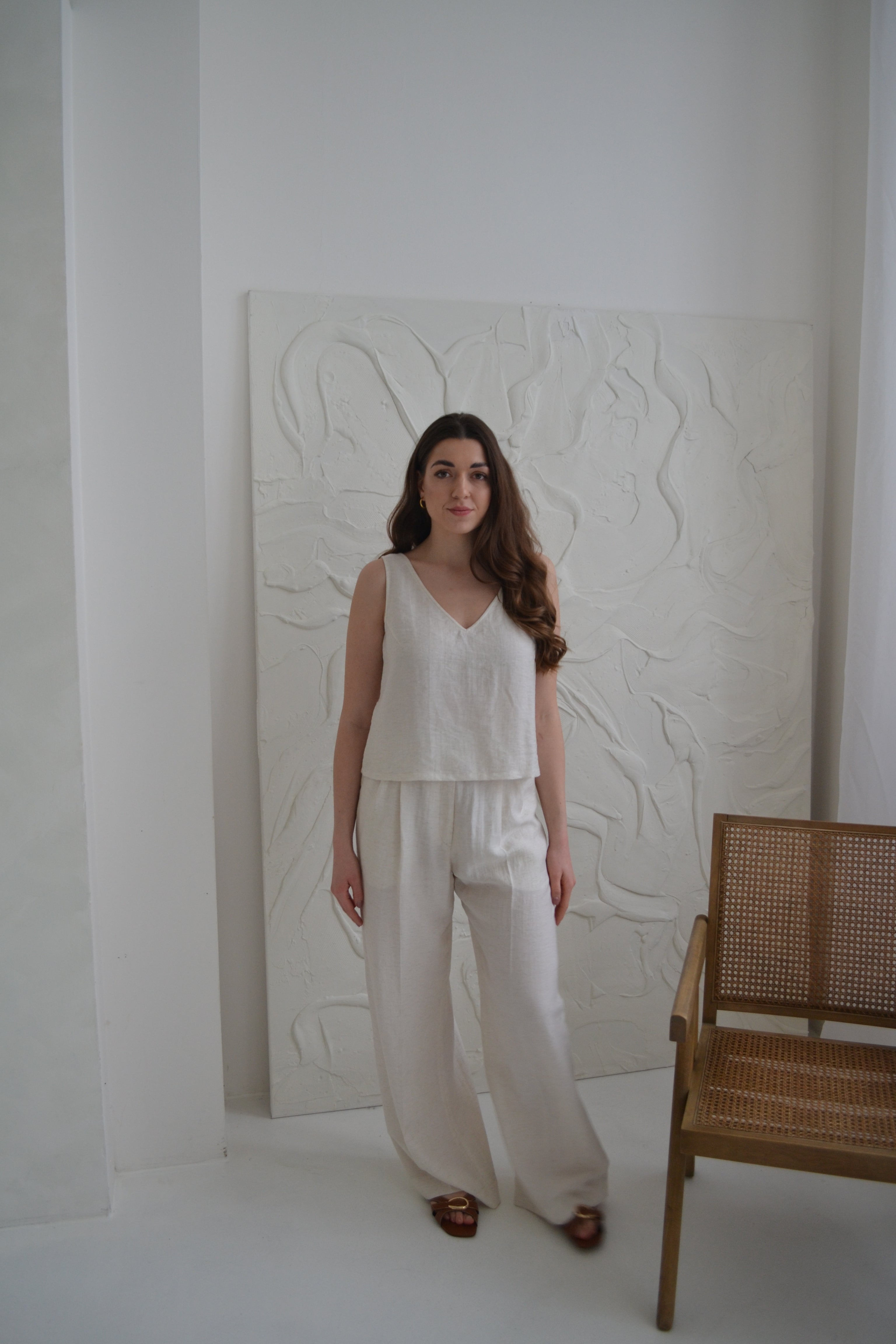 Lněný top s výstřihem do V SKAIA