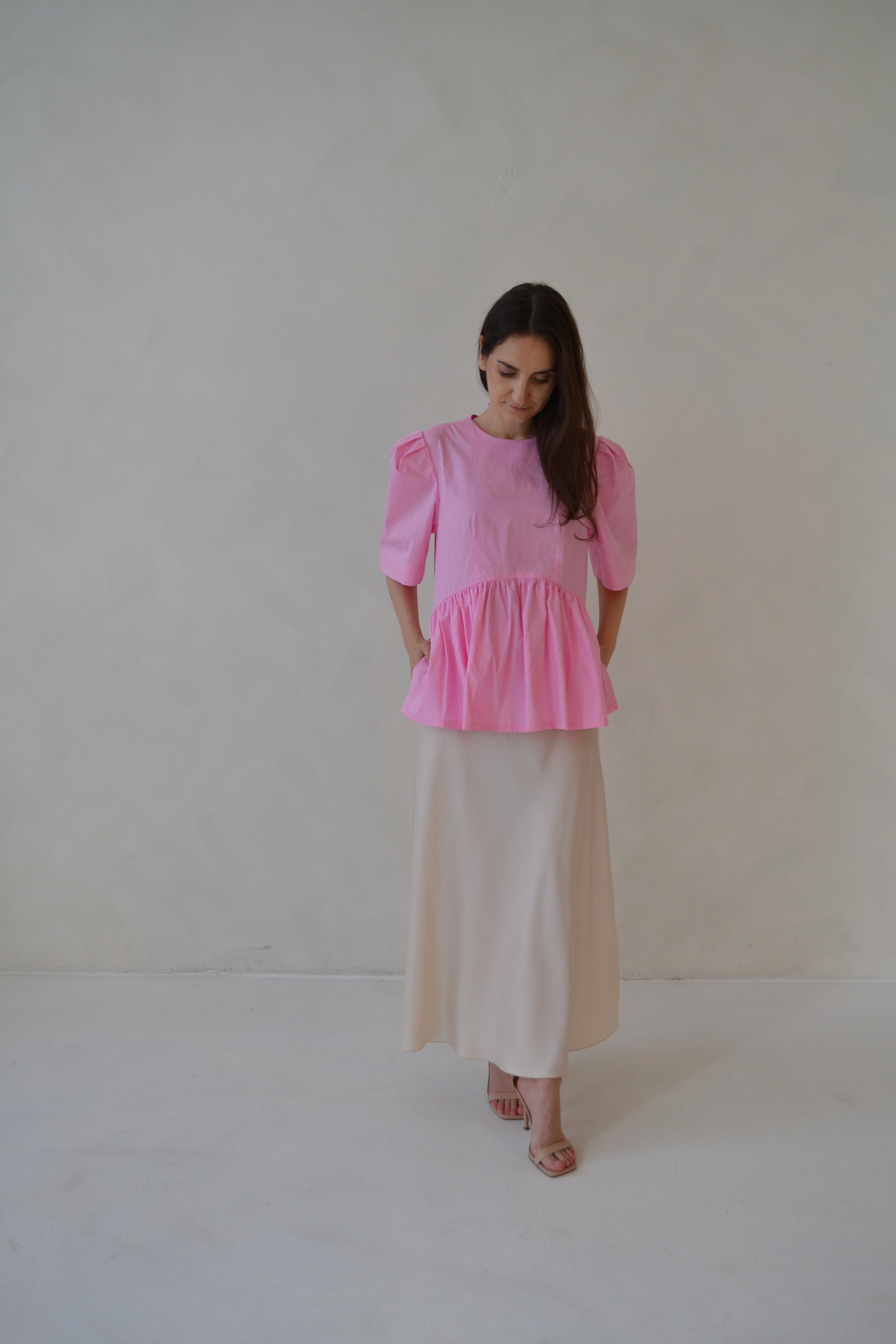 Růžový peplum top SKAIA