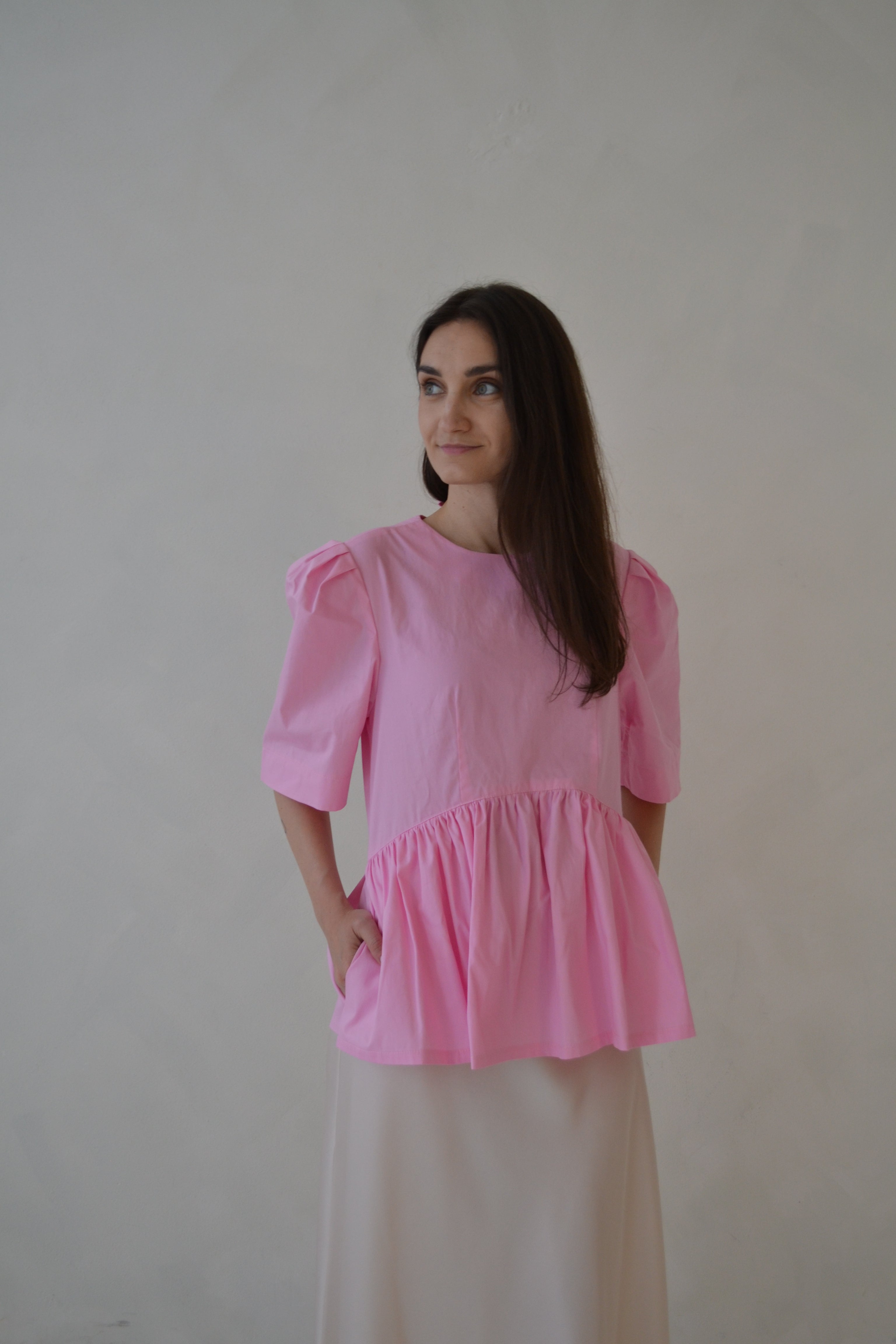 Růžový peplum top SKAIA