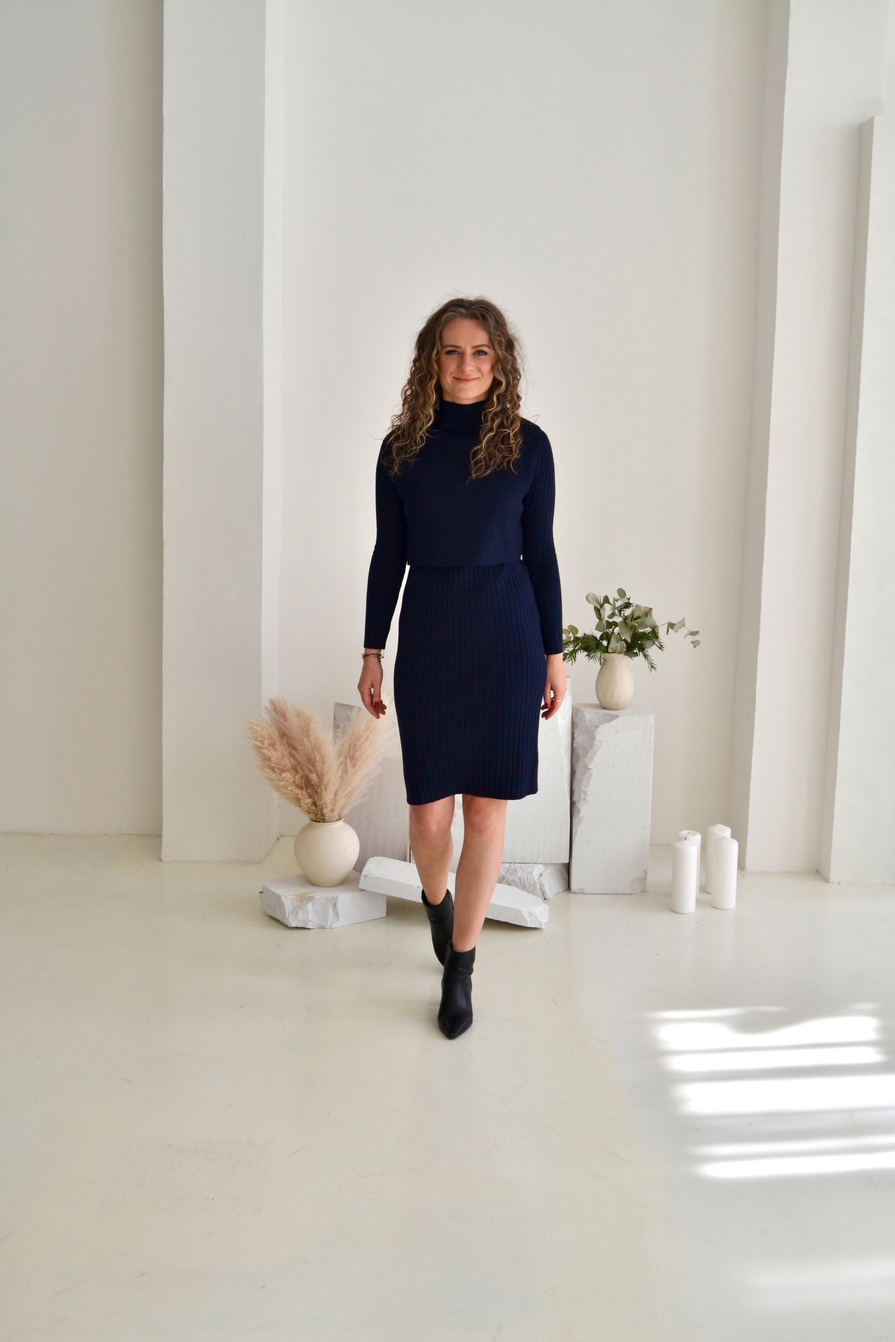 Tmavě modré úpletové šaty 2v1